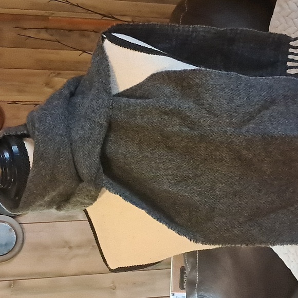 Polo Ralph Lauren Lambswool Reversible Plaid Fringe Scarf Black Gray Purple - Picture 7 of 8